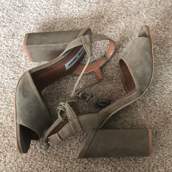 Steve Madden “Serrina” Sandal - Picture 2 of 3